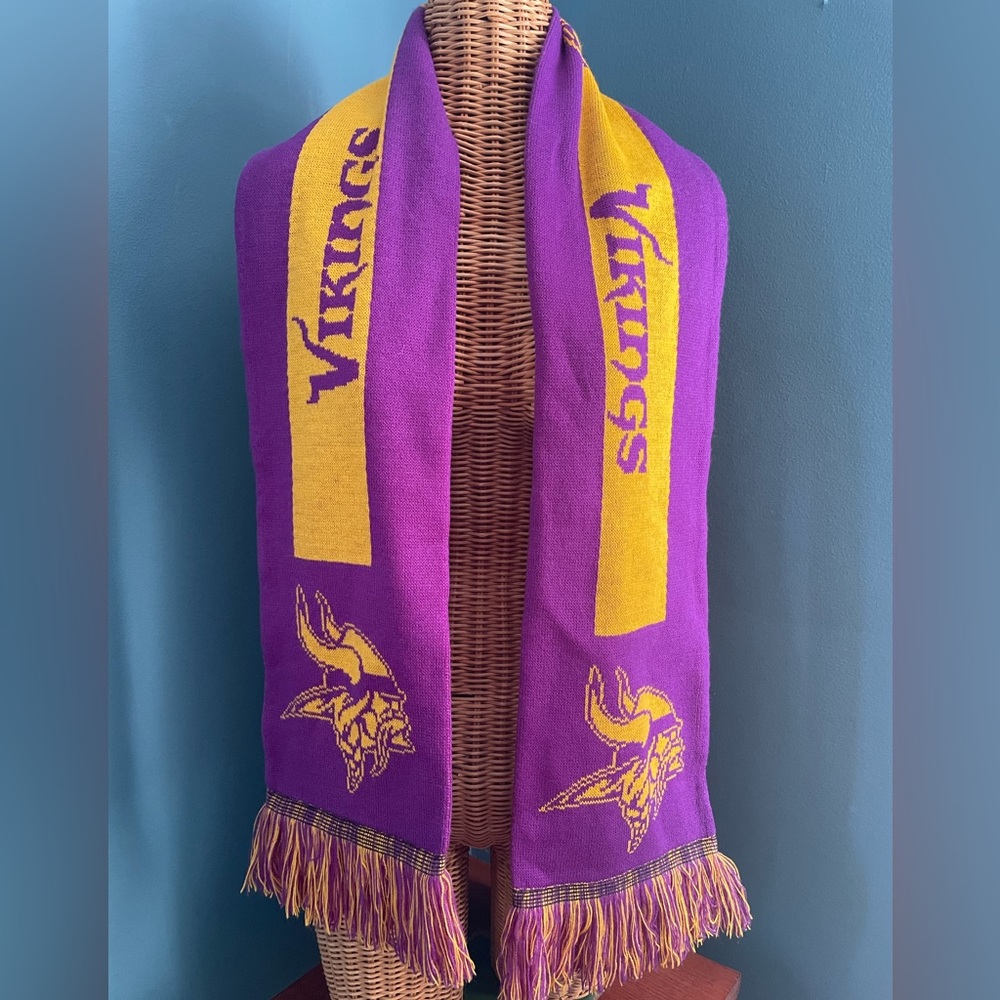NFL Minnesota Vikings Winter Scarf. Purple and Gold.